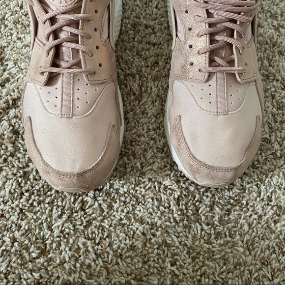 Nike Air Huarache Run Particle Beige Metallic Pink Size 10 - Picture 4 of 13